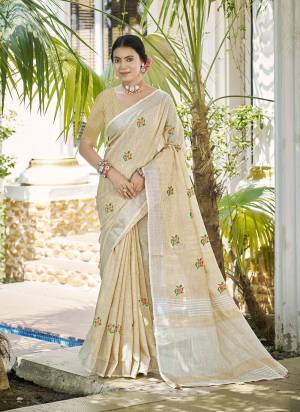 Garb These Fastive And Party Wear Saree in Fine Colored.These Saree And Blouse is Fabricated On Linen.Its Beautified With Wevon Palu Border Designer With Thread Embroidery Work.