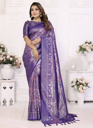 Garb These Festivel,Party Wear Saree in Fine Colored.These Saree And Blouse is Fabricated On Banarasi Silk.Its Beautified With Woven Rich Pallu Heavy Designer.