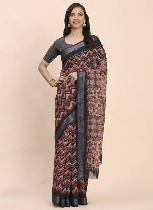 Looking These Fastive And Party Wear Saree in Fine Colored.These Saree And Blouse is Fabricated On Linen Cotton.Its Beautified With Woven Jari Border Designer With Printed.