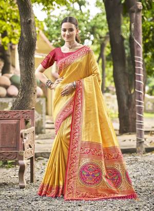 Garb These Fastivel And Party Wear Saree in Fine Colored.These Saree And Blouse is Fabricated On Kanjivaram Silk.Its Beautified With Woven Palu Border Designer.