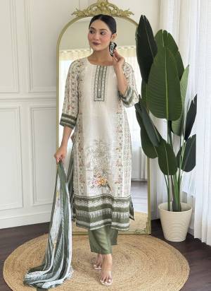 Attractive These Suit in Fine Colored Pair With Bottom And Dupatta.These Top Are Viscose Modal And Bottom Are Fabricated On Viscose Rayon Pair With Muslin Dupatta.Its Beautified With Designer Printed,Hand Work.