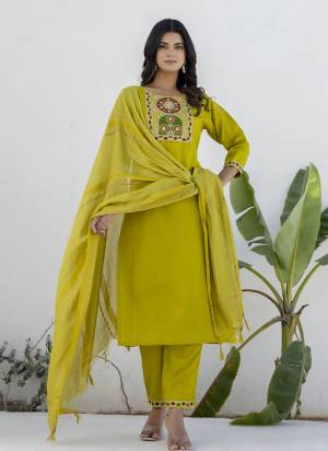 Attractive These Beautiful Readymade Suits With Dupatta.These Suit is Fabricated On Top Are Cotton Blend And Bottom Are Cotton Blend And Chanderi Dupatta .Its Beautified With Designer Embroidery Work.