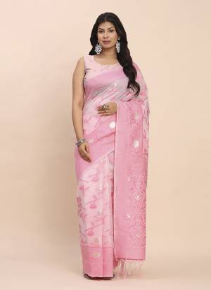 Looking These Fastive And Party Wear Saree in Fine Colored.These Saree And Blouse is Fabricated On Linen Cotton.Its Beautified With Woven Jacquard Designer.
