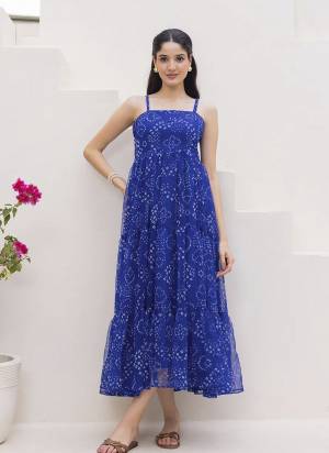 Attrective Looking These Beautiful Readymade Long Kurti.These Kurti Are Faux Georgette Fabricated.Its Beautified With Designer Digital Printed.