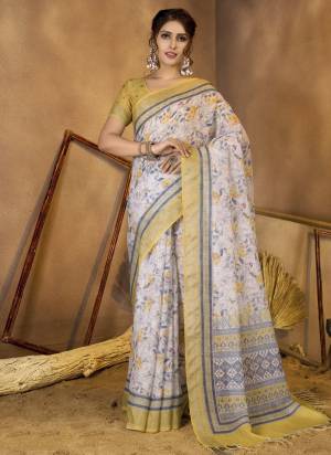 Looking These Fastive And Party Wear Saree in Fine Colored.These Saree And Blouse is Fabricated On Linen Sequions.Its Beautified With Woven Designer Sequance,Printed.