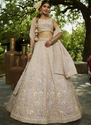  Looking This Party Wear Fine Color Fancy Heavy Designer Choli And Lahenga Fabriced On Tissue And Dupatta Tissue In Fabricated Beautified With Attrective Designer Sequance Embroidery Work. Buy Now.