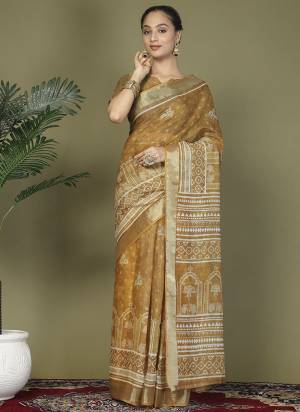 Looking These Fastive And Party Ready To Wear Saree in Fine Colored.These Saree And Blouse is Fabricated On Cotton.Its Beautified With Woven Jari Border Designer With Digital Printed.