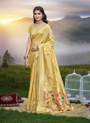Attractive These Fastive And Party Wear Saree in Fine Colored.These Saree And Blouse is Fabricated On Assam Silk.Its Beautified With Wevon Meenakari Designer.