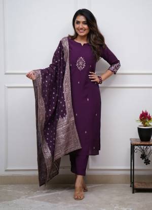 Looking These Suit in Fine Colored Pair With Bottom And Dupatta.These Top Are PV Chanderi And Bottom Are Fabricated On PV Chanderi Pair With Cotton Dupatta.Its Beautified With Designer Embroidery Work Woven.