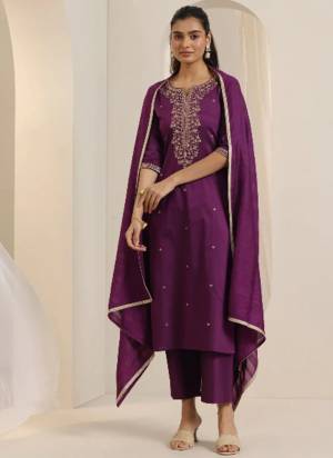 Looking These Suit in Fine Colored Pair With Bottom And Dupatta.These Top Are Viscose Chanderi And Bottom Are Fabricated On Viscose Chanderi Pair With Chanderi Dupatta.Its Beautified With Designer Embroidery Work.