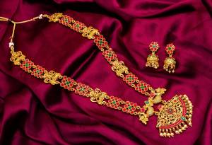 Buy This Heavy Necklace Set For The Upcoming Wedding Season. Pair This Up With Your Heavy Ethnic Attire And As It Is In Golden Color, It Can Be Paired With Any Colored Attire. Buy Now