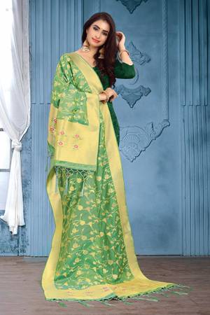 For A Proper Traditional Look, Pair Up Your Simple Attire With This Trendy Banarasi Art Silk Fabricated Dupatta. It Is Beautified With Weave All Over. Also It Is Light In Weight And Easy To Carry All Day Long