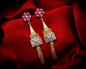 Here Is A Very Pretty Pair Of Simple And Elegant Looking Earring Set In Golden Color. It Has Pretty Unique pattern With Attractive Diamond Work. You can Pair This Even With Simple Attire As Well As A Heavy One. This Pretty Evergreen Design Compliments Any Kind Of Attire You Wear.?