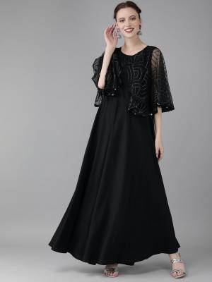 Here Is A Cape Patterned Readymade Kurti In Black Color Fabricated On Crepe And Net. Both Its Fabric Are Light Weight And Easy To Carry All Day Long.