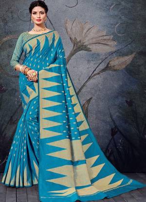 Simple And Elegant Looking Saree Is Here In Blue Color For Your Semi-Casual Wear, This Pretty Saree and Blouse Are Fabricated On Handloom Cotton Beautified With Weave. It Is Light Weight And Easy To Carry All Day Long. 