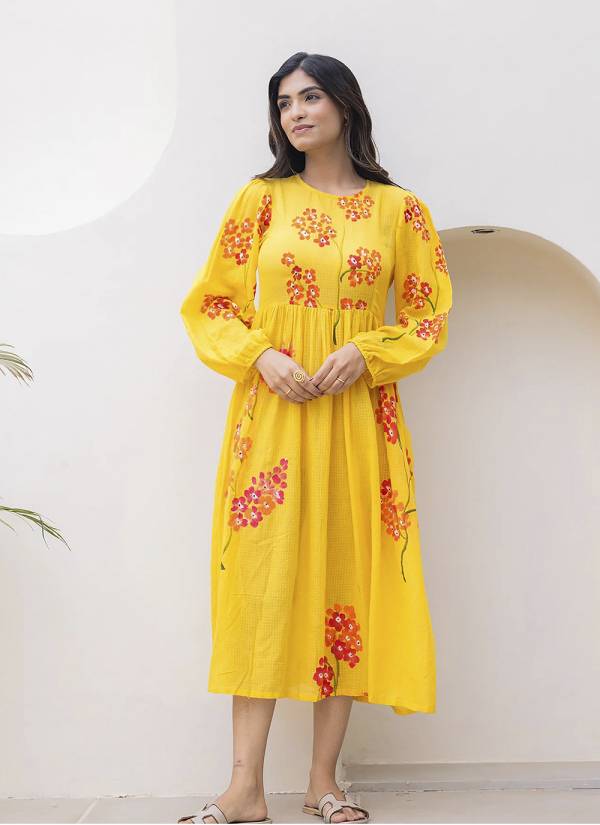 Olive Green Resham Thread Viscose Georgette Kurti
