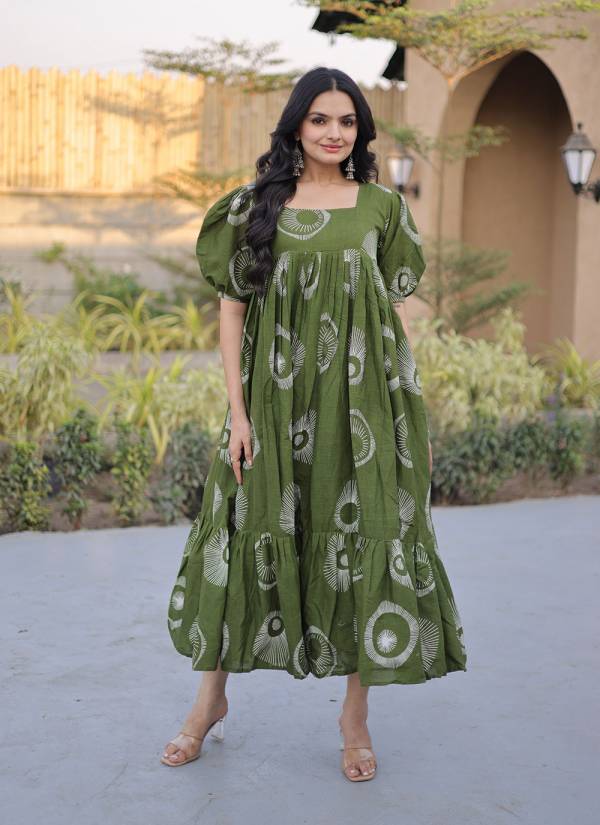 Blush Pink Resham Thread Crepe Anarkali Kurti